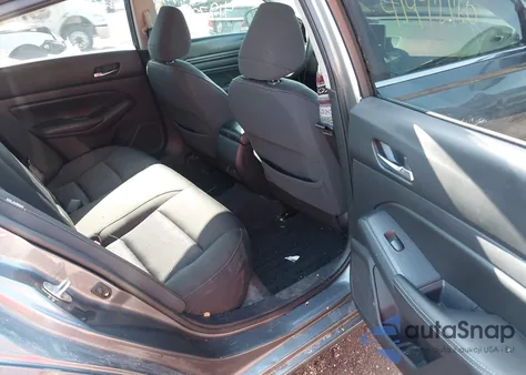 2019 Nissan Altima 2.5 S z USA, uszkodzony, nr VIN 1N4BL4BV4KC187993